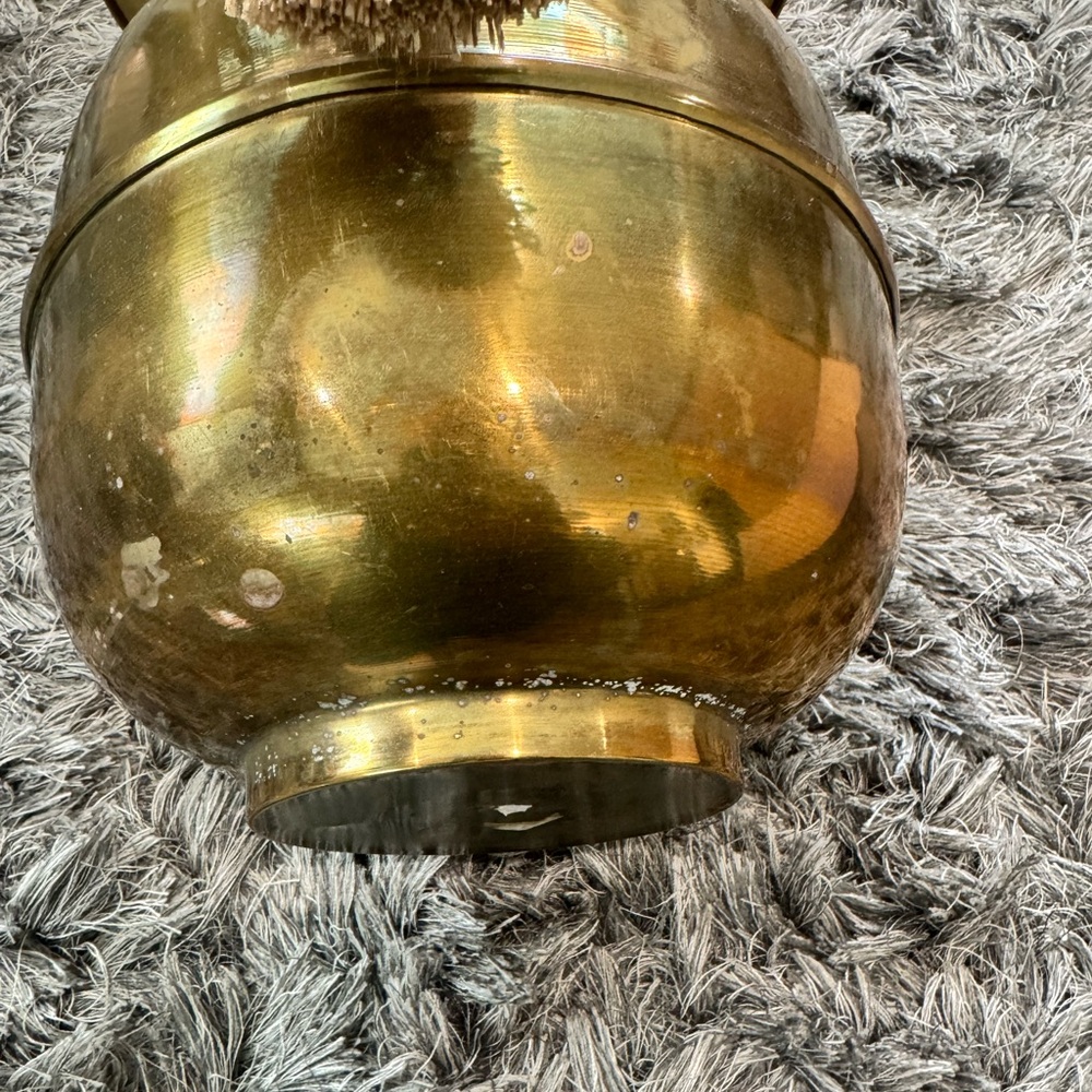 Large vintage brass spittoon style pot with tassel rope - Picture 7 of 12
